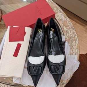 Valentino Garavani VLogo buckle ballerina shoes